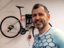 Pri 40 letih zamenjal šport in se ga kljub redni službi lotil kot profesionalec