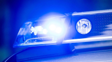 Kriminalität: 40-Jähriger fährt gegen geparkte Autos - hoher Schaden