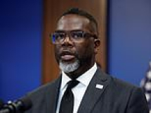 Chicago's woke mayor fuels tipping war as he links restaurant industry to slavery