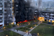Feuerwehr im Einsatz: Rauchsäule über Graz: Brand in Wohnsiedlung 