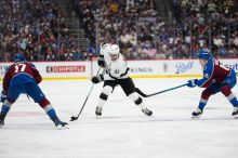 Coloradu uvodna tekma z Los Angelesom, pri katerem Kopitar končuje kariero