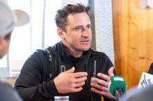 Mayer schmunzelt: „Muss aufpassen, dass ich mein Gesicht nicht verliere“
