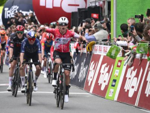 Tom Pidcock trpel ob vrnitvi, Jakob Omrzel med najboljšimi