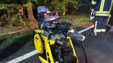 Rheingau-Taunus-Kreis: Auto fährt gegen Baum – Fahrer schwer verletzt