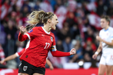 Mit Ehefrau Genessee! Sarah Puntigam wird erstmals Mama
