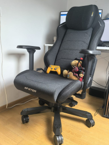 Test DXRacer Master – končno stol, ki podpira in popravlja mojo gamersko držo