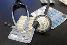 Med predlaganimi varčevalnimi ukrepi ZZZS-ja tudi prednostna obravnava ljudi, ki so v 