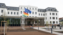 Migration: Gutachten: Migrationsdachverband unrechtmäßig in Insolvenz