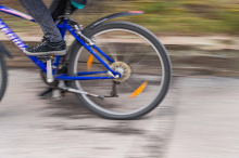 Graz-Strassgang: Pkw touchierte Radfahrer: Zeugen nach Unfall gesucht