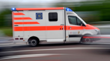 Mädchen fährt 90-Jährige an: Fünfjährige fährt mit Rad 90-Jährige um verletzt sie schwer