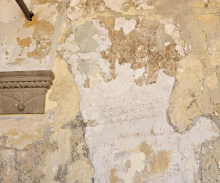 Zgodovinski grafiti iz 16. stoletja najdeni na fasadi mariborskega Rotovža