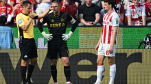 Fußball-Bundesliga: Elfmeter gegen Köln: Schiedsrichter räumt Zweifel ein