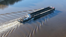 Wal-Newsblog: Wal-Transport geht voran: Rettungsschute hat's durch Nord-Ostsee-Kanal geschafft