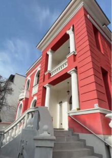 Košta kao 50 prosečnih stanova, a unutra kao u dvorcu: Evo kako izgleda vila na Vračaru od 2,2 miliona € (VIDEO)