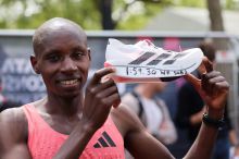 Marathon-Weltrekord von Sabastian Sawe beflügelt Adidas-Aktie