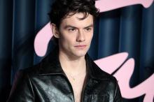 Neue Bond-Gerüchte: Wird Louis Partridge der jüngste 007 aller Zeiten?