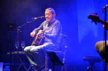 Wolfgang Ambros gewährt private Einblicke: „Will auf der Bühne stehen, bis ich nicht mehr kann“