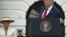 NEUGODNA ŠALA Trump šokirao Melaniju: 'Nećemo mi izdržati 63 godine. Žao mi je, neće ići...'