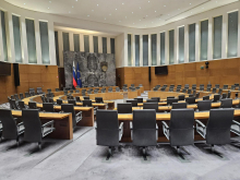 DZ bo odločal o SDS-ovem predlogu spremembe zakona o vladi