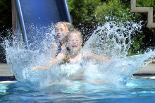 Pools: Ab ins kühle Nass – aber bitte nicht alle gleichzeitig