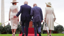FOTO Donalde, što to pipaš? Došao kod kralja pa mu ruka skliznula Melaniji niz haljinu