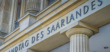 Saarland: Landtag verankert Verantwortung vor Gott in der Verfassung - nicht alle finden das gut