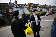 V napadu z nožem v Londonu ranjena judovska moška. Policija dogodek obravnava kot terorizem.