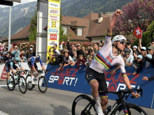 Tadeju Pogačarju po ciljnem sprintu etapna zmaga in skupno vodstvo!