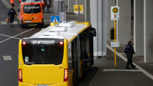 NRW-Verkehrsminister will Preis für Deutschlandticket einfrieren