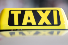 24-Jähriger stieg mit Messer ins Taxi und bedrohte den Fahrer