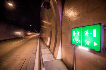 A10: Zwei Verletzte bei Unfall im Oswaldibergtunnel