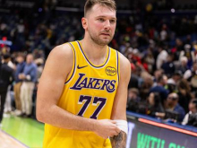 Kaj se dogaja z Dončićem? Pester večer v ligi NBA, Jokićev Denver se želi izogniti izpadu.