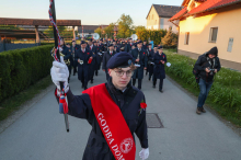 Prebivalce slovenskih krajev v dan, ko praznujemo praznik dela, prebudile budnice
