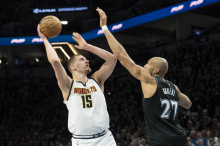 Oslabljeni Volkovi izločili Denver, Jokić: 