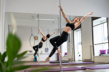 Frühere Bestatterin eröffnet Pole-Dance-Studio in Graz