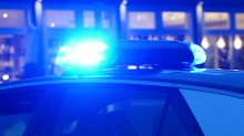 Alkohol am Steuer: Betrunkener fährt mit Auto in Vorgarten - hoher Schaden