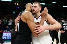 Oslabljeni Volkovi izločili Denver, Jokić po izpadu: 