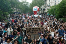 Ob 1. maju po svetu tradicionalni shodi in demonstracije. V Istanbulu aretirali 400 protestnikov.