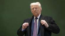 Trump napovedal 25-odstotne carine na evropske avte, tovornjake