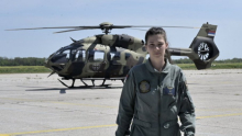 Helikopter ne zna da  li upravlja žena, ili muškarac: Potporučnik Jelena Stević, prva žena sa 