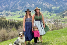 Zwei junge Osttirolerinnen übernehmen bekannte Almhütte in Kärnten
