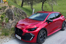 Renault Clio im Test: Alles auf Rot gesetzt: Ein Hybrid der anderen Art
