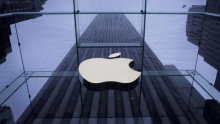 Evropska komisija hvali svoj akt o digitalnih trgih, Apple pa akt frustrira
