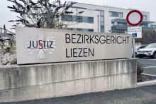 Zwei Nagelhautschneider und eine Tube Gleitgel brachten Mann vor Gericht