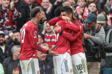 Premier League: Manchester United schlägt Liverpool und sorgt sich um Ferguson