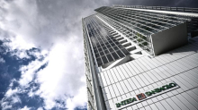 Intesa Sanpaolo alla finestra nella fase due del risiko. Occhi sulle Generali