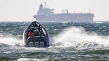 Schifffahrt: Schweden stoppt erneut Schiff: Kapitän festgenommen