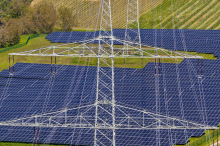 Solaranlagen, Batteriespeicher : Angst vor Hackern: EU verbietet Förderungen für Wechselrichter aus China 