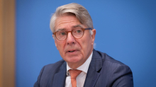 Arzneihersteller: Pharmabranche: Warkens Sparpaket bedroht Arznei-Standort