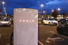 Erhebliche Bedenken : Gegenwind für Autopilot von Tesla: EU-Behörden zweifeln an der Software